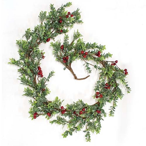 Frosted Boxwood & Gooseberry Garland 5ft