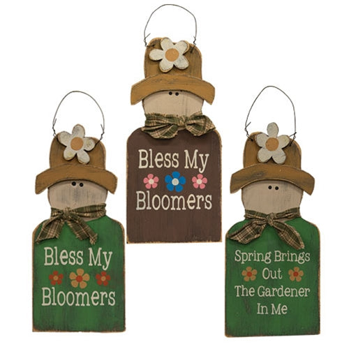 Distressed Wooden Spring Phrases Gardener Hanger 3 Asstd.