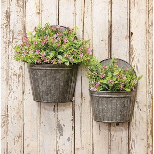 2/set Rusty Ribbed Wall Buckets